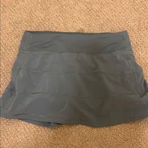 Athletic olive green skirt lulu lemon